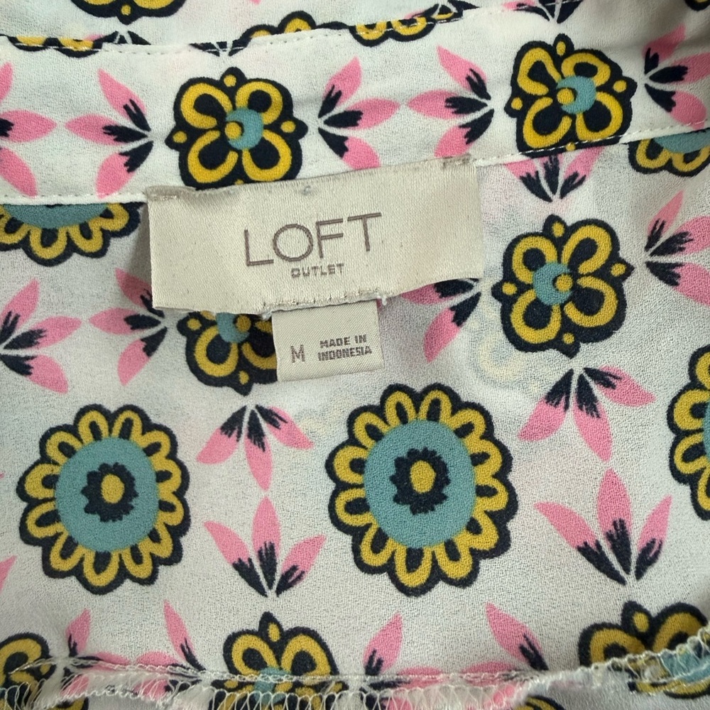 LOFT Ladies Floral V- neck blouse - White, pink and Blue size M - Picture 3 of 3
